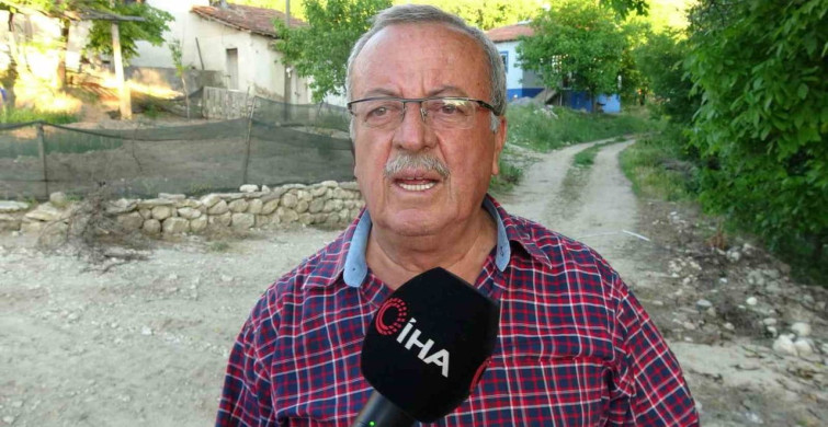 Malatya'da vatandaşlar cep telefonu çekmediği için elektrik direğine çıkıyor