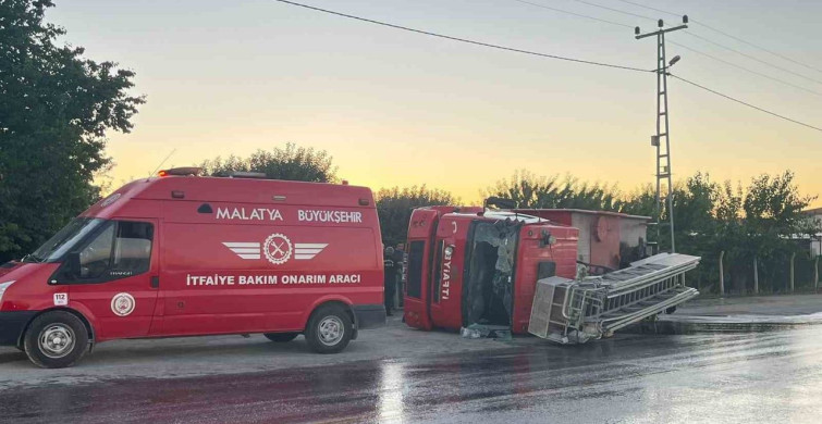 Malatya'da yangın ihbarına giden itfaiye aracı devrildi: 3 yaralı