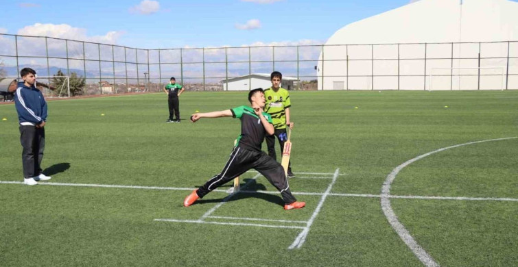 Malatya'da Yıldızlar Kriket Grup Müsabakaları Başladı