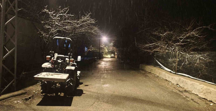 Malatya'nın Yüksek Bölgelerinde Kar Yağışı Etkili Olmaya Devam Ediyor