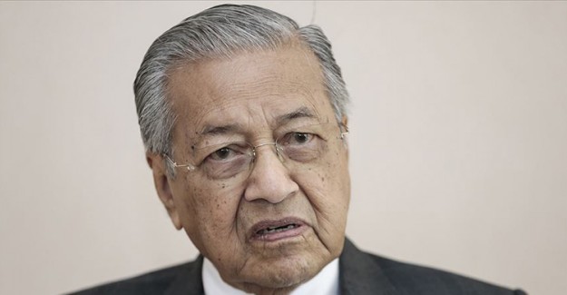 Malezya Başbakanı Mahathir Görevini Devrediyor