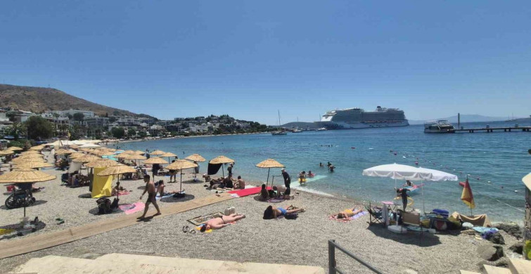 Malta bayraklı 'Aroya' adlı dev yolcu gemisi Bodrum’a ulaştı