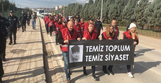 Maltepe Belediye Belediye Başkanı Ali Kılıç Yeniden Aday Gösterilmeyince CHP'liler Ankara'ya Yürümeye Başladı