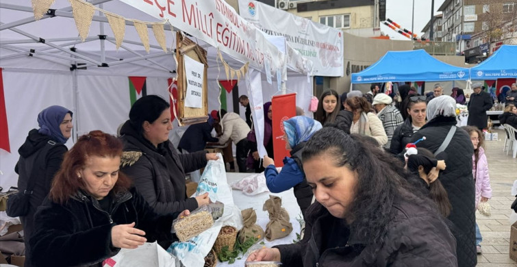 Maltepe'de Gazze Yararına Hayır Çarşısı Büyüleyici Bir İlgiyle Sona Erdi