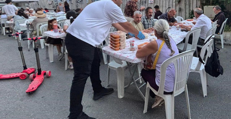 Maltepe'de muharrem ayında iftar programları sürüyor