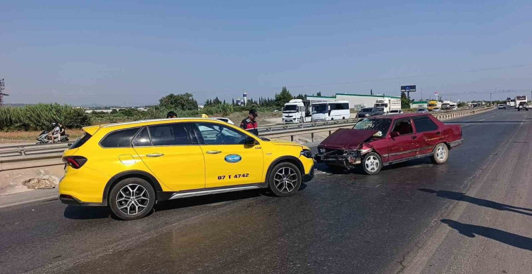 Manavgat-Alanya yolunda alkollü sürücü kaza yaptı