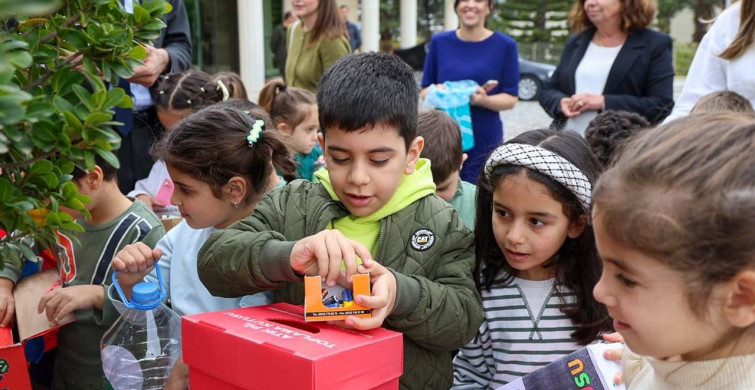 Manavgat'ta Çocuklar Atık Pil Topladı