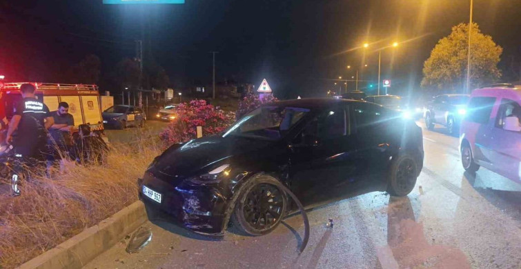 Manavgat'ta Kaza: Otomobilden Sadece Şans Eseri Kurtuldu