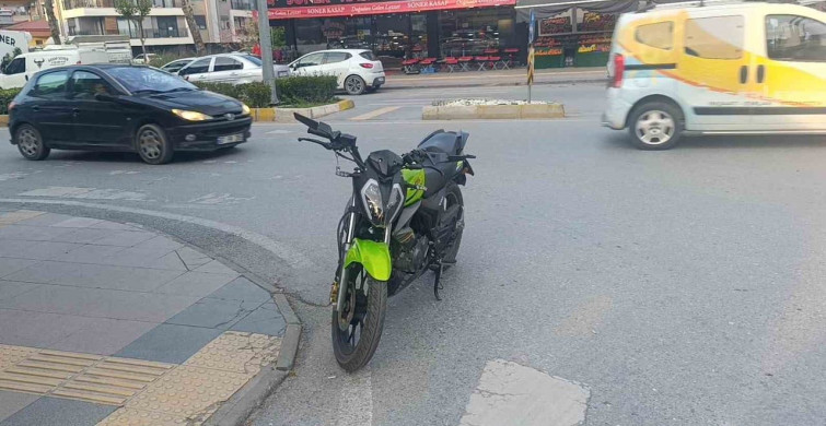 Manavgat'ta Motosiklet ve Minibüs Çarpıştı