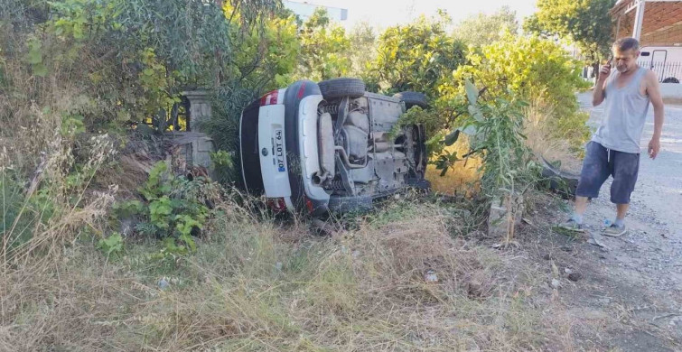 Manavgat'ta otomobil bahçeye uçtu