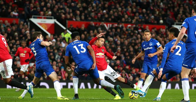Manchester United, Everton'la Berabere Kaldı