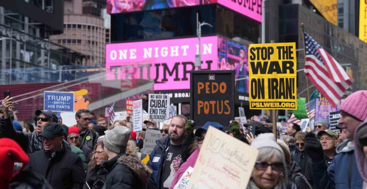 Manhattan'da 'Krallara Hayır' Protestosu: On Binlerce Kişi Yürüdü