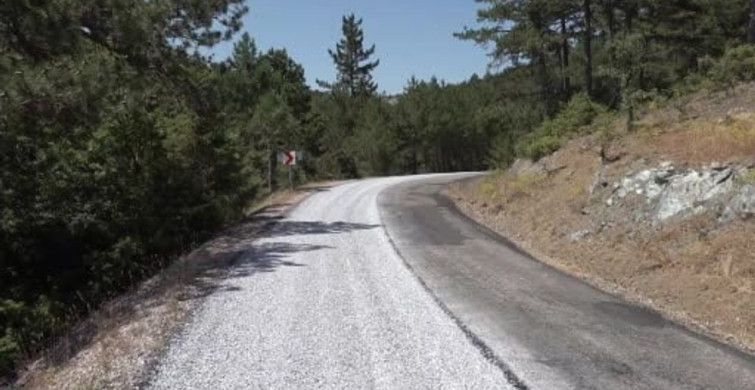 Manisa Büyükşehir Belediye’si Gördes’te yol bakım çalışmaları başlattı