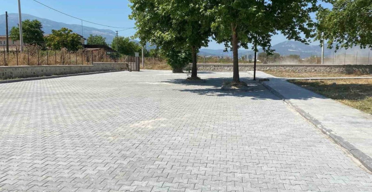 Manisa Büyükşehir’den Karacaahmet Türbesi’nde hummalı temizlik