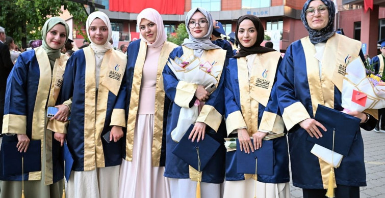 Manisa Celal Bayar Üniversitesi'nde mezuniyet sevinci