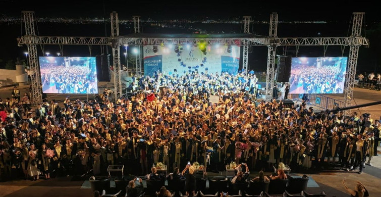 Manisa’da 961 genç mühendis diplomasını aldı