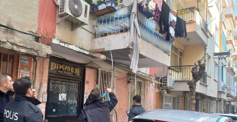 Manisa'da Balkondan Düşen Kadın Hastaneye Kaldırıldı