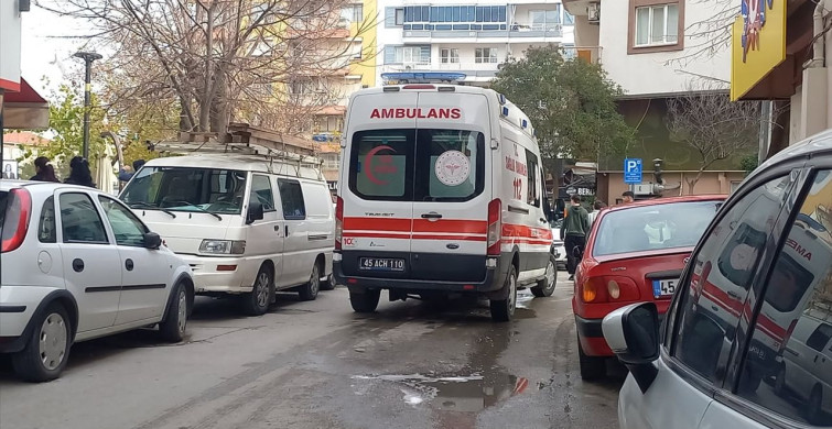Manisa'da Bıçaklı Kavga: 1 Yaralı