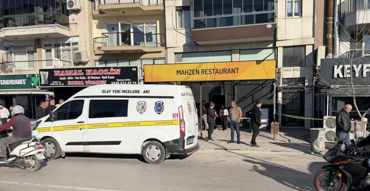 Manisa'da Bıçaklı Kavga: Yaralı Tedavi Görürken Hayatını Kaybetti