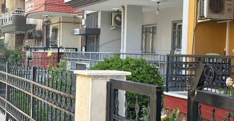 Manisa'da boşanma aşamasındaki eşini öldüren adam, kızını da darbetti