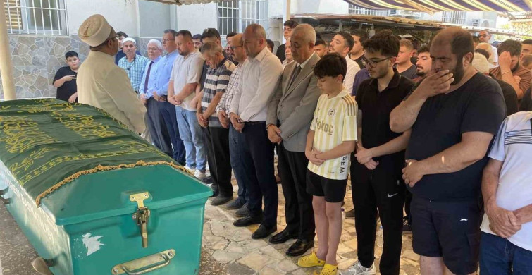Manisa'da eğitimci Mehmet Barış Solak kalp krizi sonucu hayatını kaybetti