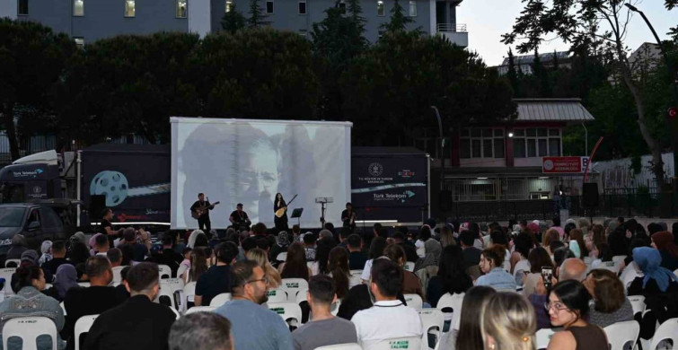 Manisa'da Gezen Sinema Tırı ile Eğlence Dolu Etkinlik