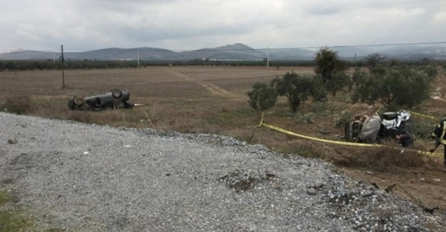 Manisa'da İki Otomobil Çarpıştı: 2 Ölü