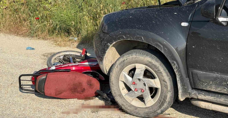 Manisa'da Motosiklet ve Otomobil Çarpıştı: 1 Ağır Yaralı