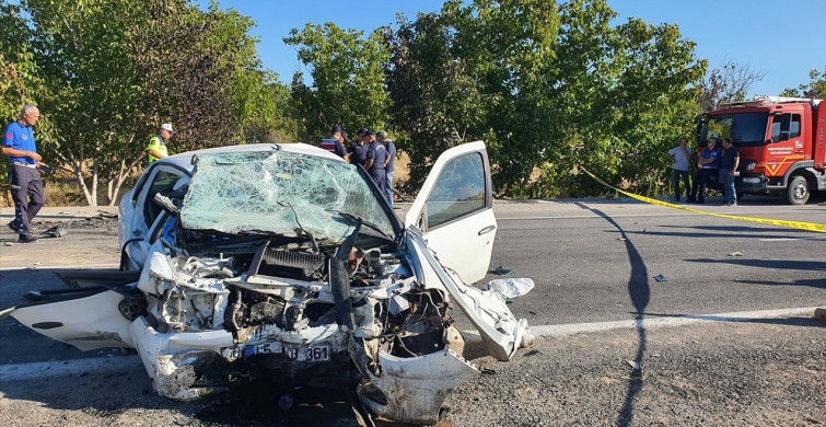Manisa'da Otomobil Kazası: 3 Ölü 2 Yaralı