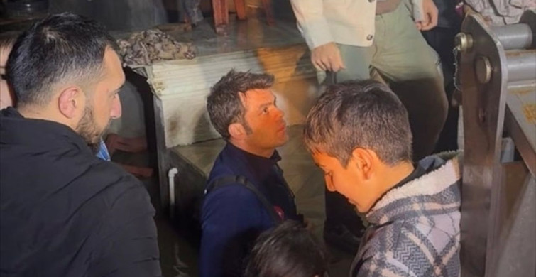 Manisa'da Selde Mahsur Kalan Aile Kurtarıldı