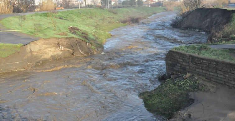 Manisa'da Şiddetli Yağışlar Taşkınlara Neden Oldu