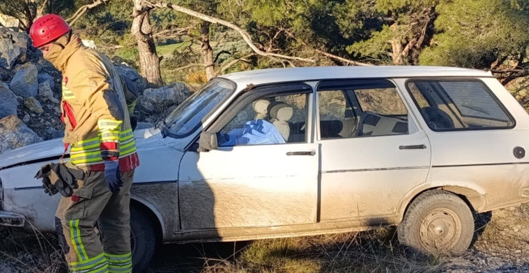 Manisa'da Taş Yığınına Çarpan Otomobil Kazasında Acı Kayıp