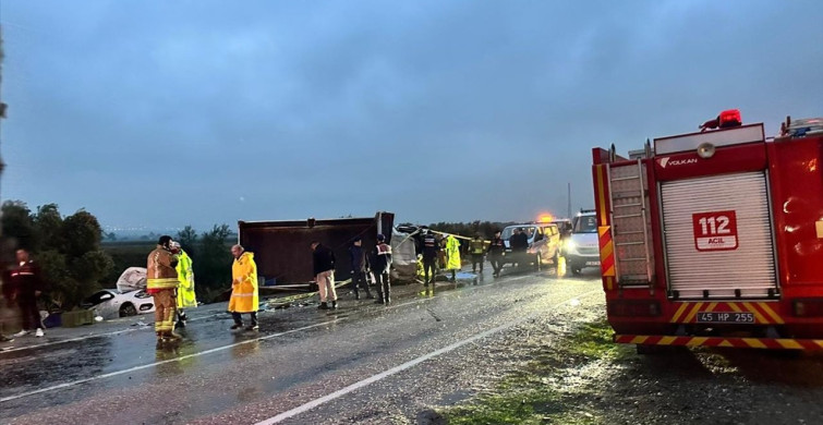 Manisa'da Trafik Kazası: 2 Ölü, 3 Yaralı