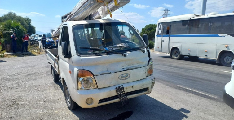 Manisa'da Zincirleme Trafik Kazası: 3 Yaralı