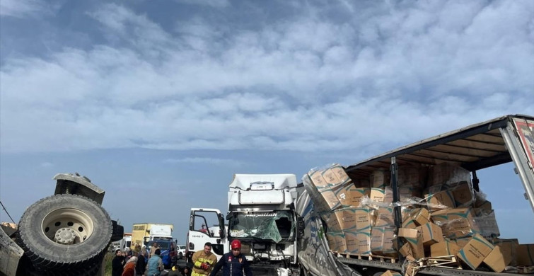 Manisa'da Zincirleme Trafik Kazası: 4 Yaralı
