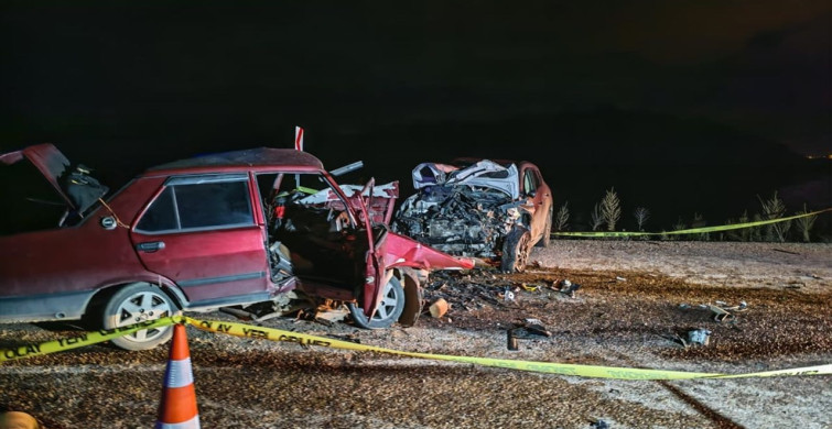 Manisa'daki Trafik Kazasında Üç Aile Üyesi Hayatını Kaybetti