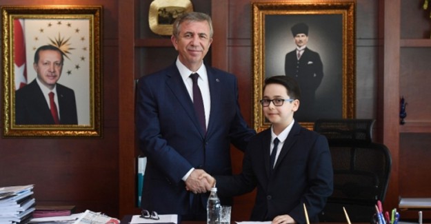 Mansur Yavaş'ın Koltuğuna Kerem Negis Oturdu