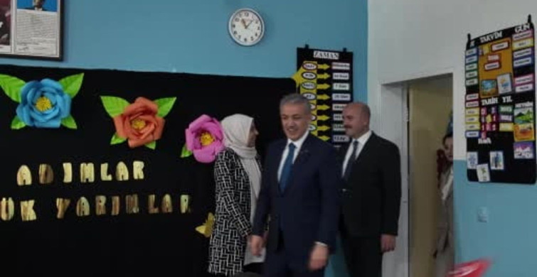 Mardin valisi akkoyun, öğrencilerin karne sevincine ortak oldu