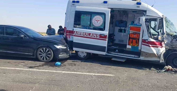 Mardin'de ambulans, tır ve otomobilin karıştığı kazada 3 kişi yaralandı