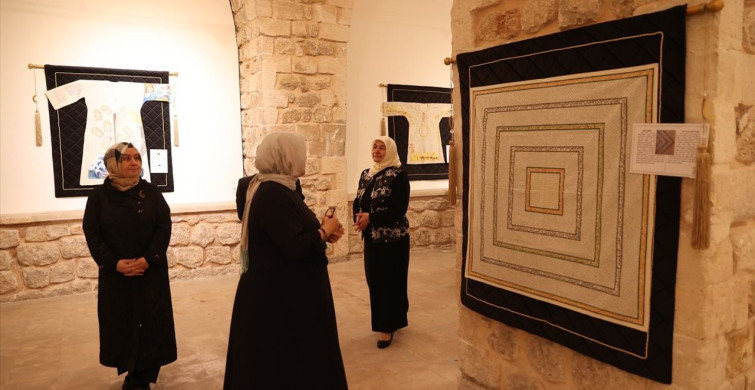 Mardin'de Dualı Sultan Gömlekleri Sergisi Açıldı
