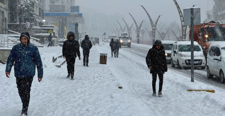Mardin'de Kar Yağışı Hayatı Olumsuz Etkiledi