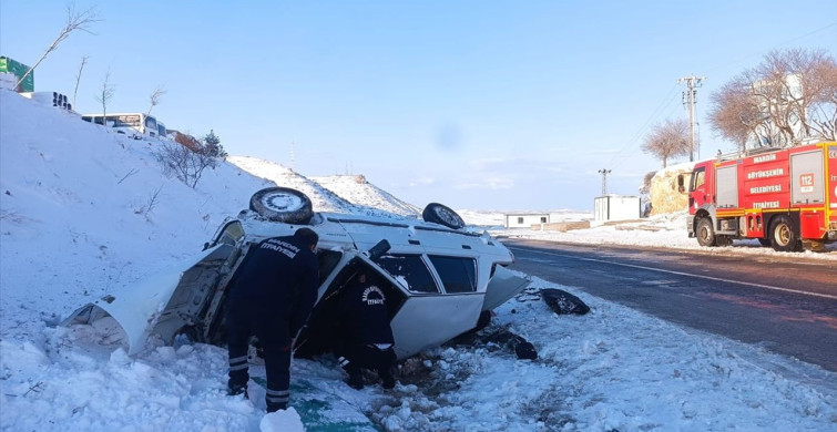 Mardin'de Otomobil Devrildi, 4 Kişi Yaralandı