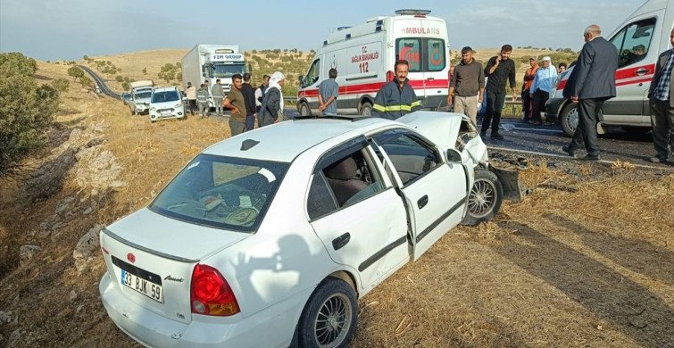 Mardin'de Otomobil Kazası: 4 Yaralı