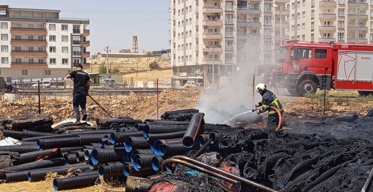 Mardin'de Plastik Boru Depolama Alanında Yangın Kontrol Altına Alındı