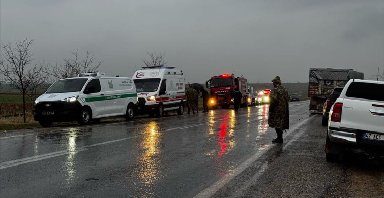Mardin'de Tır ve Otomobil Çarpıştığı Kazada İki Ölü, Üç Yaralı