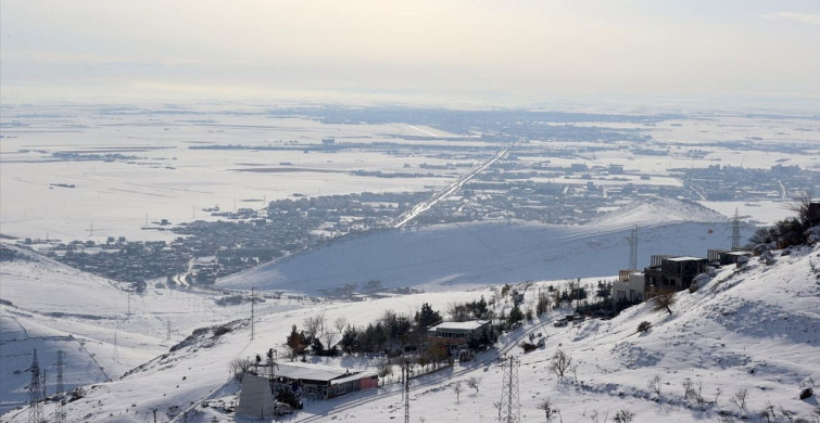 Mardin'in Tarihi Zenginlikleri Karla Kaplandı