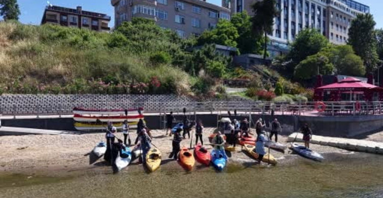 Marmara Denizi'nde ücretsiz kano etkinliği katılımcıları sevindirdi