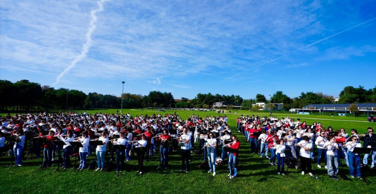 Marmara Flüt Orkestrası Rekor Denemesi ile 10. Yılını Kutladı Marmara Flüt Orkestrası Rekor Denemesi ile 10. Yılını Kutladı