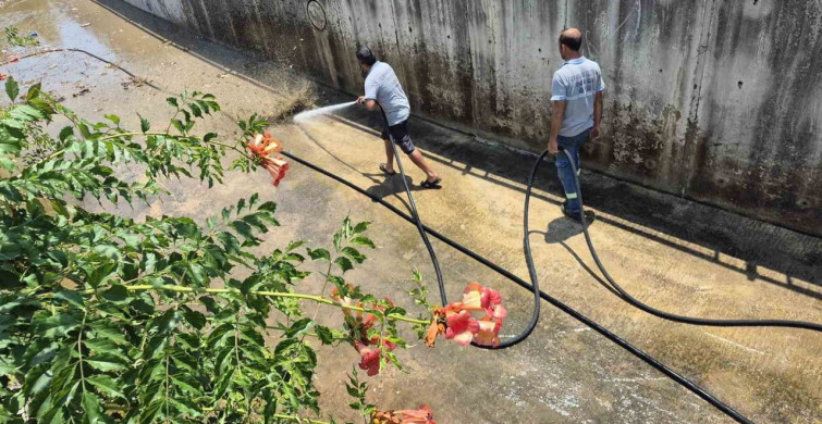 Marmaris Belediyesi’nden derelerde temizlik mesaisi