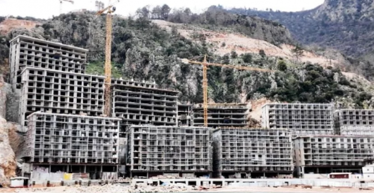 Marmaris kıyıları böyle zulüm görmedi! İnşaat durdurulamıyor!
